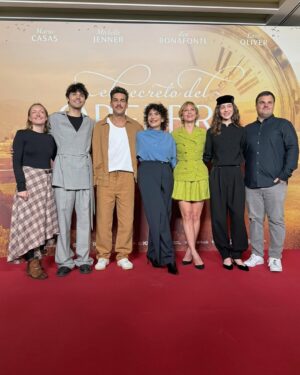 Michelle Jenner Instagram - ¡Vamos que casi estrenamoooos! Press day de #ElSecretoDelOrfebre 
¡¡28 de Febrero en cines!! ❤️🍿🎥

P.D: Vaya semana de reencuentros bonitos 🫶🏼