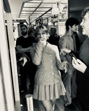 Michelle Jenner Instagram - ¡Vamos que casi estrenamoooos! Press day de #ElSecretoDelOrfebre 
¡¡28 de Febrero en cines!! ❤️🍿🎥

P.D: Vaya semana de reencuentros bonitos 🫶🏼