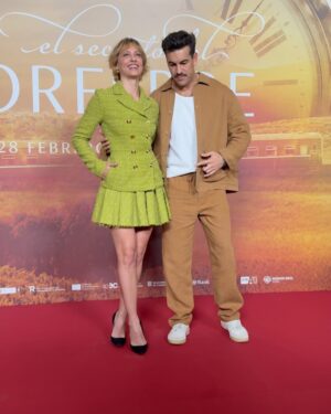 Michelle Jenner Instagram - ¡Vamos que casi estrenamoooos! Press day de #ElSecretoDelOrfebre 
¡¡28 de Febrero en cines!! ❤️🍿🎥

P.D: Vaya semana de reencuentros bonitos 🫶🏼