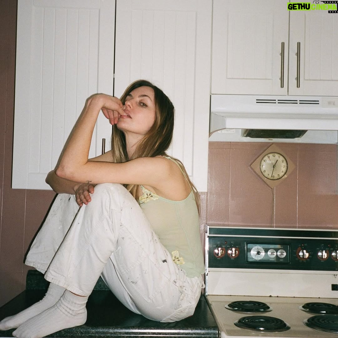 Michelle Mylett - 9.8K Likes - more by Berk🌪️