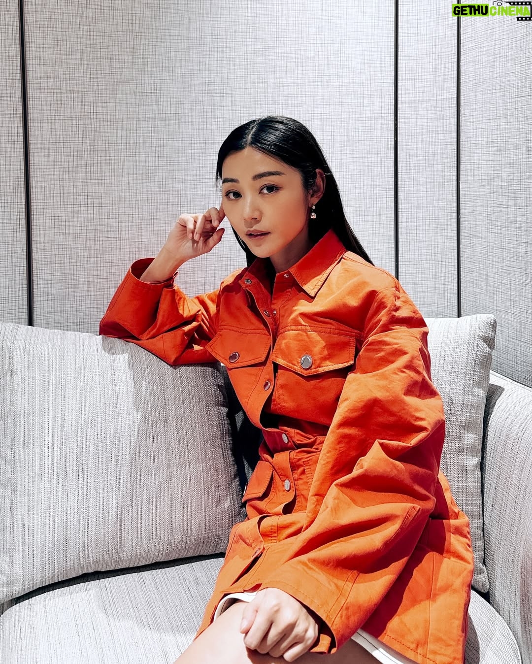 Michelle Wai - 11.3K Likes - 最後一日做衛小姐….🙃
#明天有任何甩漏請多多包涵 🙏🏻
#招呼唔到飲多兩杯
Makeup: @make_up_by_mw
Outfits: @longchamp #longchamp #longchamphk