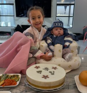 Michelle Wie Instagram - Happy 백일 (100 day) to our baby boy Jagger 유준! So special to have been able to celebrate this special day with family and friends 🩷🩷 Being Korean is something I am so proud of, I’m so fortunate to be able to pass down these traditions to my kids.