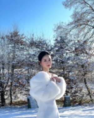 Midu Instagram - Một ngày thật đặc biệt ... Tuyết trắng phủ Paris ❄️🤍❄️
