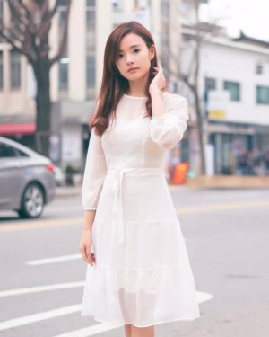Midu Instagram - Sớm nay bừng tỉnh dậy, mình không dám tin một sự thật ... là Noel gần đến rồi 😌... ôi ...