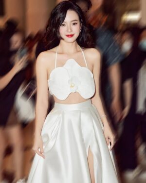 Midu Instagram - Hội chị em tụ họp trong đêm vinh danh Tiktok Awards 

Photo Nguyen Duc Anh
Make up Ngọc Tâm MK
Trợ lý Hà Lưu
Cám ơn bé Tạ Thuỳ Tiên với chiếc váy may gấp phút chót mà thật ưng ý 🥰