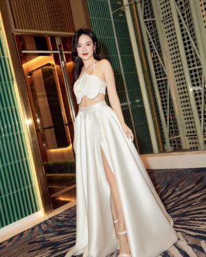 Midu Instagram - Hội chị em tụ họp trong đêm vinh danh Tiktok Awards 

Photo Nguyen Duc Anh
Make up Ngọc Tâm MK
Trợ lý Hà Lưu
Cám ơn bé Tạ Thuỳ Tiên với chiếc váy may gấp phút chót mà thật ưng ý 🥰