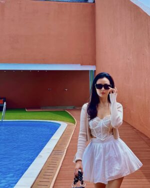 Midu Instagram - Không nghĩ hồ bơi 🏊‍♀️ khách sạn Pullman Vũng Tàu đẹp đến thế này 🧡