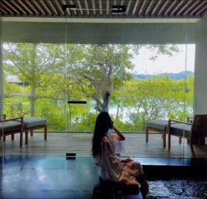 Midu Instagram - Sáng dậy tập Pilates - ngồi thiền - ngâm nước nóng và spa thư giãn 🧖🏻‍♀️