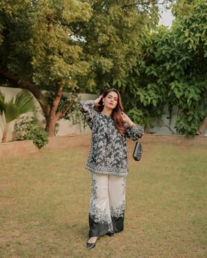 Minal Khan Instagram - A perfect coord for this mid season ✨ 

@theaffordabledesigner
