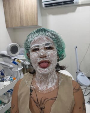 Mintita Wattanakul Instagram - พาน้องซิลไปลองของใหม่ที่ @estiva_clinic กับ #หมอกวางนางฟ้าแม่ทูนหัว คนดีคนเดิม @kwgwang มาพร้อมเครื่องใหม่ #SylfirmXplus ไม่ถึง1สัปดาห์หน้าฟูใสขึ้นแบบเว่อมาก แล้วโหดตรงทำเสร็จปุ๊บ วันรุ่งขึ้นใช้หน้าได้เลย!! แถมฉีด #Rejurun ให้น้องซิลอีกหนึ่งกรุบ รักกันแบบพี่โต พากันไปทำผิวสวยงับ @silvypavida 🥹