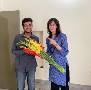 Mira Sethi Instagram - TODAY I MET MY HERO. Remember the kid who stood up to that vile reporter at Aurat March Lahore? I found him on Twitter, asked if I could come over to express my gratitude and met his whole family. Muhammad Ali is only 20, but he radiates clarity and courage. I’m going to do whatever it takes to make sure his light is never dimmed. So full of gratitude today. ✨🙏🏾🌹