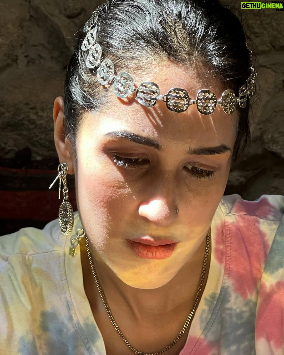 Mira Sethi - 5.1K Likes - wild mountain lavender; a profusion of apple and apricot; shafts of sunlight through impossibly tall poplars; mountain ranges that shade red to brown to snowcapped; swimming in mossgreen lakes; shrieking in icecold streams; getting through insane hikes by making exhausted, relentless fun of each other. heartfull; bohatfull yaar -
thanks @z0hman @sahersf @fazalrizvi1 @baneenm @ahmed_hasan_khan
#hunza #khaanabadosh #gilgit #pakistan #mountains