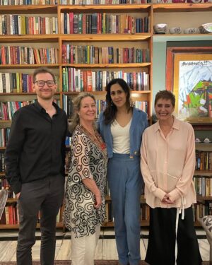 Mira Sethi Instagram - What an extraordinary weekend in Lahore. Surrounded by friends and allies. A real homecoming. So much gratitude. 🤍