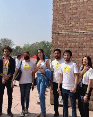 Mira Sethi Instagram - What an extraordinary weekend in Lahore. Surrounded by friends and allies. A real homecoming. So much gratitude. 🤍