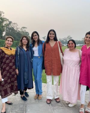 Mira Sethi Instagram - What an extraordinary weekend in Lahore. Surrounded by friends and allies. A real homecoming. So much gratitude. 🤍