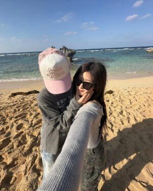 Mirai Yokoda Instagram - シークレットラブMV公開どうだったー！
普段の素の2人が詰まりまくってて本当に大好きなMVです
本当にたくさんの方に見て欲しい💭
MVで使った思い出の写真みんなに共有