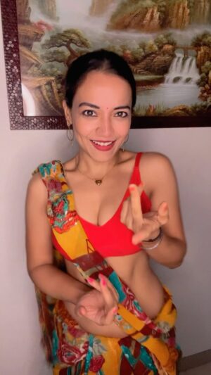 Mishti Basu Instagram - Saree live Tonight 💋💋

Link in bio 👆👆🔥🔥