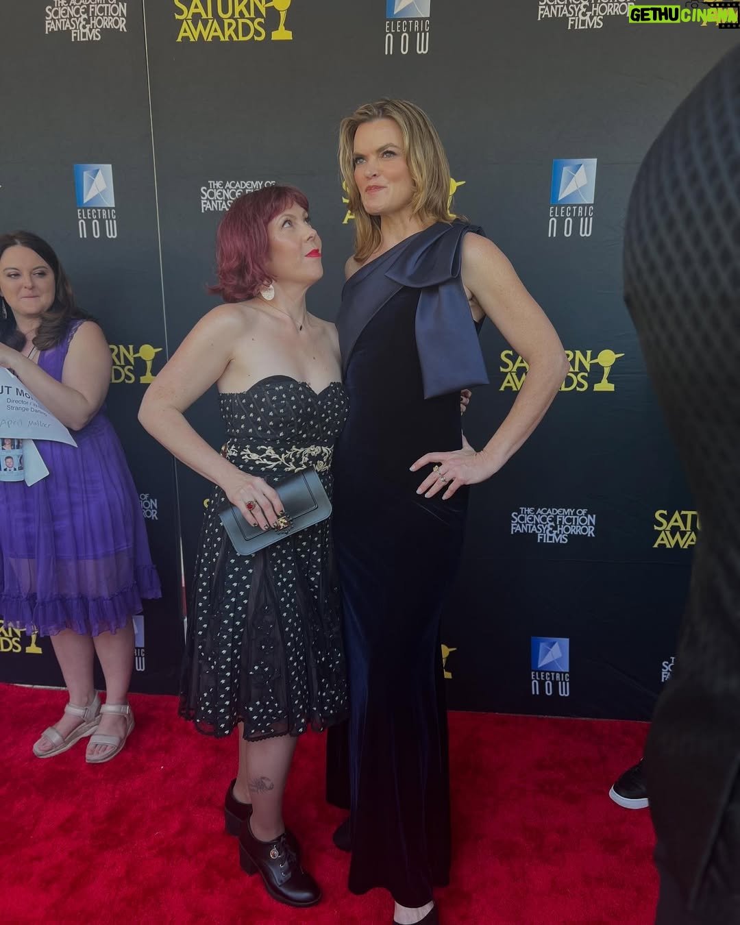 Missi Pyle - 3K Likes - Hi Bffs!! I went to the Saturn awards couple weeks ago to present an award with our bff @mrdrewscott who is a darn good writer (and performer) of jokes.
Also my gorgeous and talented roommate @allie.raeeeee did my hair and @kourt_cain, goddess of all things beauty, did my makeup!! Also also our other bff @jenevieve_marshall was my plus one lady and we enjoyed many shenanigans and ended the night with a *mostly delightful tarot card reading!
*The tower was the last card, in which people are hurling themselves off of a burning building, but, the cool thing is there’s a crown- like a royal crown- being cast from the top of the tower, as if some monarchy is being evicted, which perhaps, could mean in the end, all will be well ! Have a lovely Valentine’s Day Bffs! Dress by @aquabrandofficial shoes and jewelry by: my closet