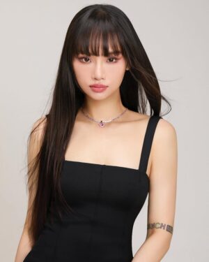 Miu Le Instagram - mái đẹp vậy mà mấy má kêu giống mái tôn! vô lý