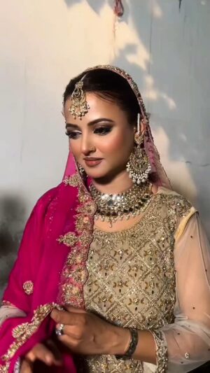 Mizna Waqas Instagram - babybajikibahuwain
Makeup @nomees.ladiessalonandspa
Dress @libas_e_moannus 
Jewellery @zee.sy_jewellery