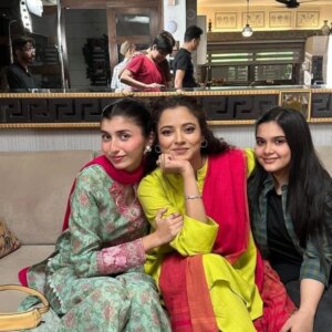 Mizna Waqas Instagram - 💚💛🖤❤️

.
.
.
.
.
#bakhtawarrasheed #miznawaqas #sarakashifrajput #ahmedusman #Guddi #geoentertainment #7thskyentertainment #post #trending #fyp #drama #bts #instagood #instagram