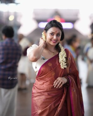 Mokksha Instagram - Celebrating each day with priority made myself a stable woman ..
Women's day wishes 💗 
Captured by @rajaneesh_vk 
Wearing @chakitha_designs @janaki_remya 
Special thanks @arunkumar_pk2410 @suraghsurendhran 
#mokksha #born #queen #guruvayoor #visit