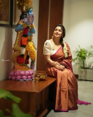 Mokksha Instagram - Celebrating each day with priority made myself a stable woman ..
Women's day wishes 💗 
Captured by @rajaneesh_vk 
Wearing @chakitha_designs @janaki_remya 
Special thanks @arunkumar_pk2410 @suraghsurendhran 
#mokksha #born #queen #guruvayoor #visit