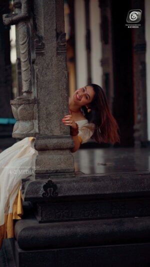 Mokksha Instagram - Pampering and Loving oneself 💐
Captured, edited and music created by @ajmal_photography_ 👏❤️
Wearing @janaki_remya @chakitha_designs
#mokksha #born #queen #pattupavadai #traditional #love