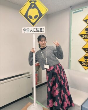Momoko Tanabe Instagram - 現在放送中のドラマ『ホットスポット』とPR TIMES のコラボCMに出演させていただいています
⁡
あの素晴らしいチームが手掛ける“裏側のお話”
最高に楽しかったです、、!!
⁡
本編は今夜第5話
⁡
毎話放送時のCM中に流れているので是非本編と一緒にお楽しみください🛸
⁡
⁡
#ホットスポット
#prtimes
#pr