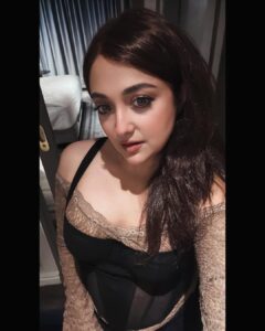 Actress Monali Thakur HD Photos and Wallpapers March 2025
