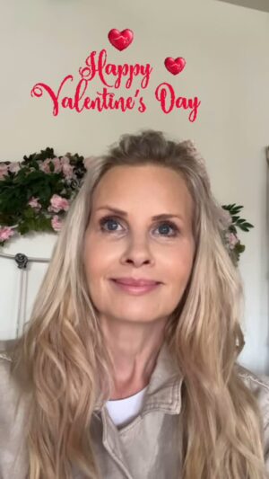 Monica Potter Instagram - Happy Valentine’s Day from me to you! 💘💝😘