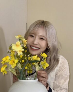 Moon Sua Instagram - 올해도 아건밥행☘️