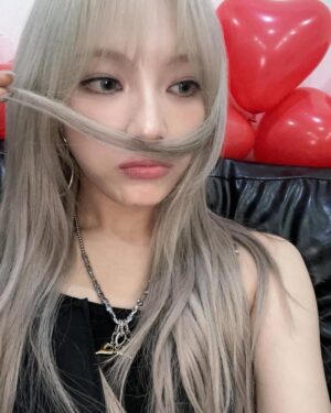 Moon Sua Instagram - 🩶