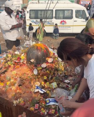 Mounika Dev Instagram - Hara hara Mahadev shambo shankara 🕉️

#keesaragutta #mahadhivarathri2025 #shiva #devotional