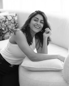 Actress Mrunal Thakur HD Photos and Wallpapers March 2025