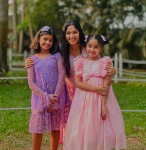 Muktha Instagram - You’re an amazing kid Aami Kutty 🥰 
I wish you all the best on your special day🎂🥳🎁
@divyasrnair 

#HappyBirthday
#BirthdayVibes
#AnotherYearWiser
#FeelingBlessed
#BirthdayQueen / #BirthdayKing
#gratefulheart #friends