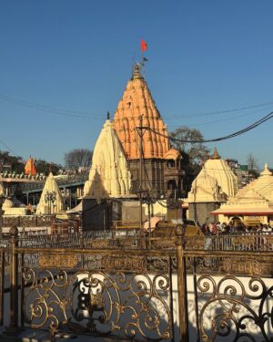 Muskan Bamne Instagram - जय महाकाल 🙏 जय महाकाल भैरव 🙏  जय मां गढ़ कालिका 🙏 

#Ujjain #Mahakal #JaiMataDi #Blessed #GodsChild #Famliy 
#MuskanBamne

Stylist - @dimple_m_soni
Saree by - @ethnicsaroj