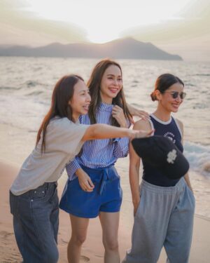 Myria Benedetti Instagram - เหตุการณ์ดญ.แอน นัท กิ๊ก มาเที่ยวทะเลค่ะ✨🥰😂😅