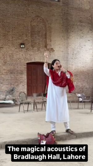 Nadia Jamil Instagram - When I walked into Bradlaugh Hall, I immediately go goosebumps. This magical treasure nestled in old Lahore, has the most magnificent acoustics! Listening to @kamranlashari75 share the history of the Hall, hearing of the passionate speeches held here by Mohammad Ali Jinnah, Gandhi & others, made me imagine the fervour of pre Independence, the desire to be independent of colonial rule. 

When invited to share a kalaam, I chose the same one I sing everywhere…. the powerful Saif Ul Malook… BUT as I knew it would be, it was different live in this space. The acoustics magnified and echoed my voice throughout. The emotions in the audience were electric and moved me to the core, feeding my own energy. I’m convinced that the power of that moment also came from this incredible space!

The renovation process is still underway, but even the original facade, standing strong with the incredible support and work of @walledcityoflahoree , is utterly remarkable! Thank God it was found and is getting the tender love and care it deserves. 

This space was made for audiences to enjoy speeches, talks, mushairas, performances of drama, dance and music! 

Lahore Lahore Ay!