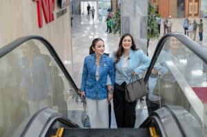 Actress Nafa Urbach HD Photos and Wallpapers January 2025
