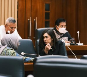 Nafa Urbach Instagram - bersama Komisi IX melakukan Rapat Dengar Pendapat Umum dengan Audiensi ADINKES, APKESMI, IDI, IAKMI membahas kesiapan pelaksanaan Program Skrining Kesehatan 

Dalam diskusi hari ini, berbagai masukan strategis disampaikan, mencakup kesiapan fasilitas kesehatan, tenaga medis, serta tantangan yang mungkin dihadapi dalam implementasi program ini. Harapannya kebijakan yang dihasilkan nantinya dapat benar-benar menjawab kebutuhan sistem kesehatan nasional dan memberikan manfaat nyata bagi masyarakat.