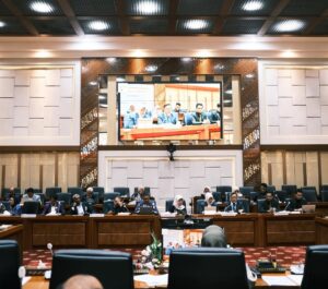 Nafa Urbach Instagram - bersama Komisi IX melakukan Rapat Dengar Pendapat Umum dengan Audiensi ADINKES, APKESMI, IDI, IAKMI membahas kesiapan pelaksanaan Program Skrining Kesehatan 

Dalam diskusi hari ini, berbagai masukan strategis disampaikan, mencakup kesiapan fasilitas kesehatan, tenaga medis, serta tantangan yang mungkin dihadapi dalam implementasi program ini. Harapannya kebijakan yang dihasilkan nantinya dapat benar-benar menjawab kebutuhan sistem kesehatan nasional dan memberikan manfaat nyata bagi masyarakat.