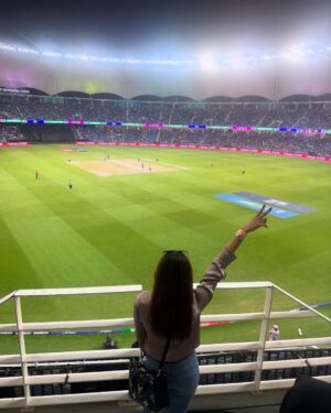 Naira Shah Instagram - India vs Pakistan 
It’s a feeling…. We can’t discribe!!!
Proudly witnessed India win. 
Congratulations indiaaaaa! 🤗💕🥳🥳🥳🤩
#dubai#cricket#indiavspakistan#loveit