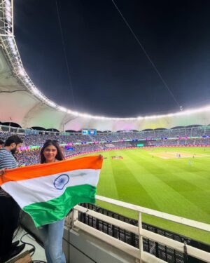Naira Shah Instagram - India vs Pakistan 
It’s a feeling…. We can’t discribe!!!
Proudly witnessed India win. 
Congratulations indiaaaaa! 🤗💕🥳🥳🥳🤩
#dubai#cricket#indiavspakistan#loveit