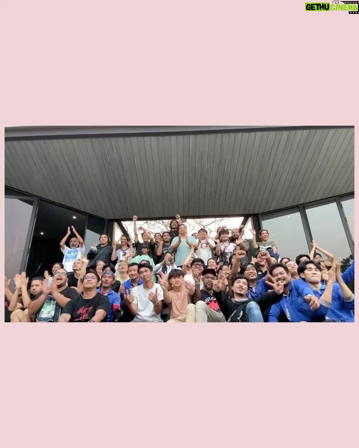 Nalinthip Sakulongumpai - 74.9K Likes - #DearMySecretary ถึงตอนจบแล้ว🥹 เป็นอีกเรื่องที่ไม่รู้จะเริ่มยังไงเลย คืออยากบอกว่าภูมิใจและดีใจมากๆ ที่ได้เล่นเรื่องนี้ ใจมันฟูแบบบอกไม่ถูก มันสนุก น่ารัก อบอุ่น ถึงซีรีส์จะถ่ายจบแล้ว แต่ยังคิดถึงความสนุกตอนที่พวกเราถ่ายด้วยกันอยู่เลย ไม่อยากให้จบเลยเอาจริงๆ
ขอบคุณ @truecjcreations นะคะ ที่ทำให้ความฝันในการเล่นซีรีส์เรื่องนี้ของบัวเป็นจริง ดีใจและภูมิใจที่สุดที่ได้เป็น เลขาพรีม ค่ะ
ขอบคุณ พี่ตุ๋ย @amarujisan ที่ทำให้กองถ่ายเต็มไปด้วยเสียงหัวเราะ และมีอะไรให้เซอร์ไพรส์ตลอดเวลา
ขอบคุณ ทีมเขียนบทและทีมงานทุกๆฝ่าย ที่ใส่ใจกันมากๆ ทุกคนน่ารักสุดๆเลย
ส่วนนักแสดง ต้องบอกเลยว่านี่เป็น 1 ในเรื่องที่ดีใจมากที่ได้เจอทุกคน รู้สึกเหมือนไปทำงานที่ไม่ได้ทำงานเลย แคสติ้งเป๊ะเกินนน แล้วก็ไม่คิดว่าจะได้เพื่อนใหม่ๆที่เหมือนเซฟโซนเพิ่มมาด้วย ขอบคุณที่ทำให้คนน่ารักๆอย่างพวกเราโคจรมาเจอกันนะ 🥰
สุดท้าย ขอบคุณ ทุกคนที่ติดตามและรับชมมากๆ นะคะ ดีใจที่ทุกคนชอบและหัวเราะไปด้วยกัน เพราะพวกเราก็แฮปปี้สุดๆ เหมือนกันค่ะ
ทั้งหมดทั้งมวลของเรื่องนี้จะเปนอีก 1 เรื่องที่อยู่ในใจบัวเลย
รักนะ #บอสมั่นหน้ากับเลขาตัวตึง 🫶🏻