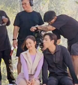 Nalinthip Sakulongumpai Instagram - ขอบคุณทุกคนค่าาา 🥰🙏🏻 ผ่านไปครึ่งทาง 10 ล้านแล้ว ยังเหลืออีก 8 อีพี ไปกันต่ออ!! 💕 #บอสมั่นหน้ากับเลขาตัวตึง #DearMySecretary