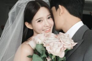 Nam Bo-ra Instagram - Wedding photo💍
Makeup. @chohee.cho 
Hair. @hj3340 
Planner. @jun.0706 
Photo. @h_c_h_c_h 
Studio. @muistudio 
Flower. @romantic_joy 
Dress. @bridalonu_official