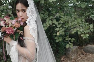 Nam Bo-ra Instagram - Wedding photo💍
Makeup. @chohee.cho 
Hair. @hj3340 
Planner. @jun.0706 
Photo. @h_c_h_c_h 
Studio. @muistudio 
Flower. @romantic_joy 
Dress. @bridalonu_official