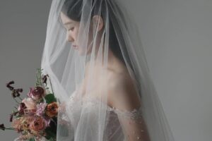 Nam Bo-ra Instagram - Wedding photo💍
Makeup. @chohee.cho 
Hair. @hj3340 
Planner. @jun.0706 
Photo. @h_c_h_c_h 
Studio. @muistudio 
Flower. @romantic_joy 
Dress. @bridalonu_official