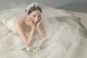 Nam Bo-ra Instagram - Wedding photo💍
Makeup. @chohee.cho 
Hair. @hj3340 
Planner. @jun.0706 
Photo. @h_c_h_c_h 
Studio. @muistudio 
Flower. @romantic_joy 
Dress. @bridalonu_official